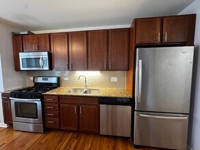 1337 W Fargo Ave in Chicago, IL - Building Photo - Building Photo
