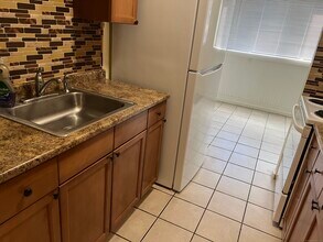 120 Huntington Turnpike in Bridgeport, CT - Building Photo - Building Photo