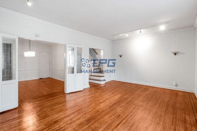 121 Bentley Ave in Jersey City, NJ - Building Photo - Building Photo