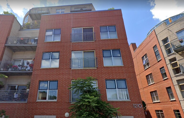 1210 Chicago Ave. in Evanston, IL - Building Photo