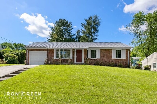 59 Starmount Dr in Asheville, NC - Building Photo - Building Photo