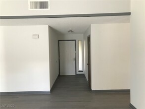 6271 Cedarwood Ave in Las Vegas, NV - Building Photo - Building Photo