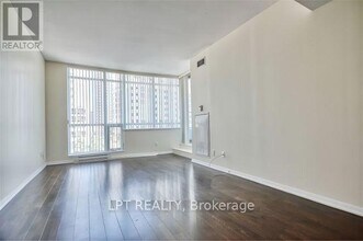 209 Fort York Blvd in Toronto, ON - Building Photo - Building Photo