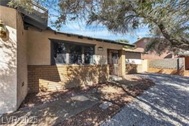 2204 Monterey Ave in Las Vegas, NV - Building Photo - Building Photo