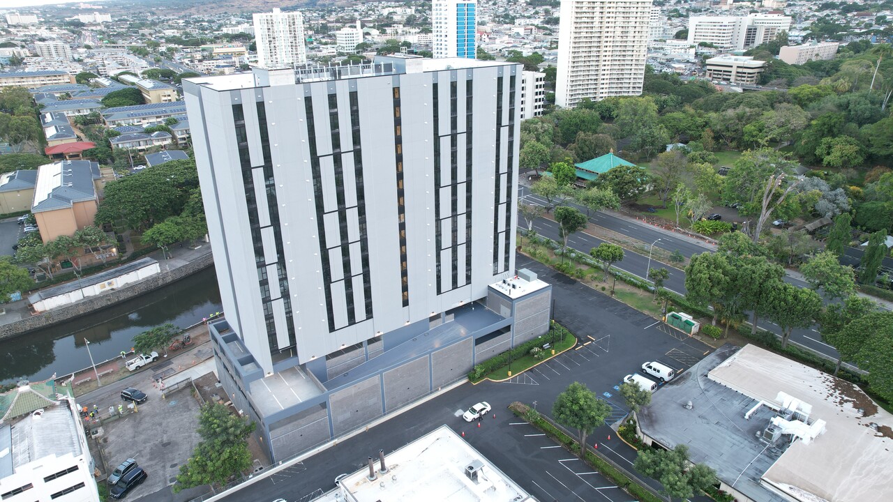 Halewai'olu Residences 55+ in Honolulu, HI - Foto de edificio