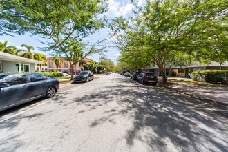 Salzedo Apartments in Coral Gables, FL - Building Photo - Other