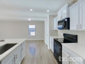 1026 Barrymore Ln in Duncanville, TX - Foto de edificio - Building Photo