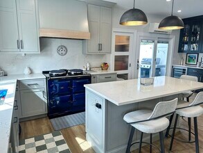 15 Waban St in Wellesley, MA - Building Photo - Building Photo