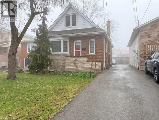 105 Alpine Ave in Hamilton, ON - Building Photo - Building Photo