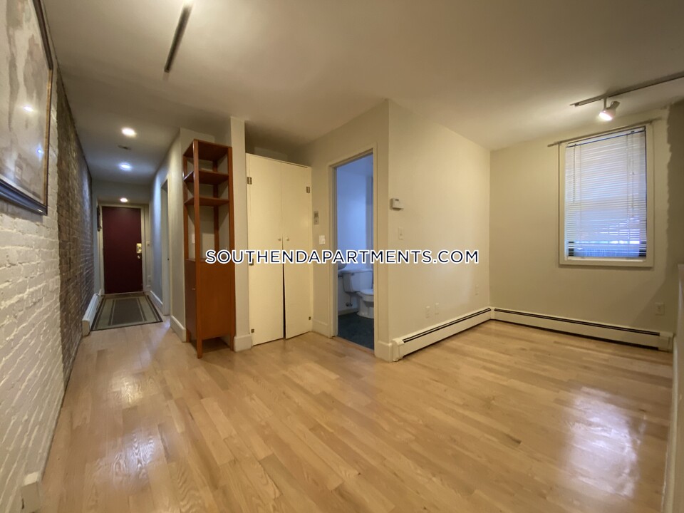 19 Dartmouth St in Boston, MA - Building Photo