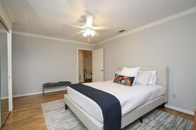 1309 Welch St in Houston, TX - Foto de edificio - Building Photo