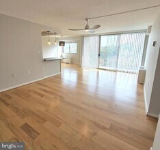 2500 N Van Dorn St, Unit 808 in Alexandria, VA - Building Photo - Building Photo