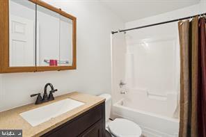 9641 Looking Glass Ct in Linton Hall, VA - Building Photo - Building Photo