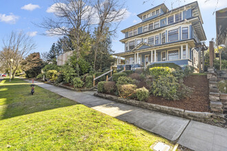 Blackwell Apartments in Tacoma, WA - Building Photo - Building Photo