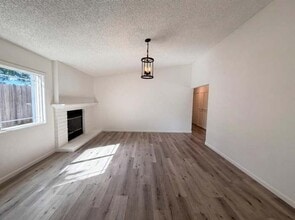 5901 Small Hill Ct in Citrus Heights, CA - Foto de edificio - Building Photo