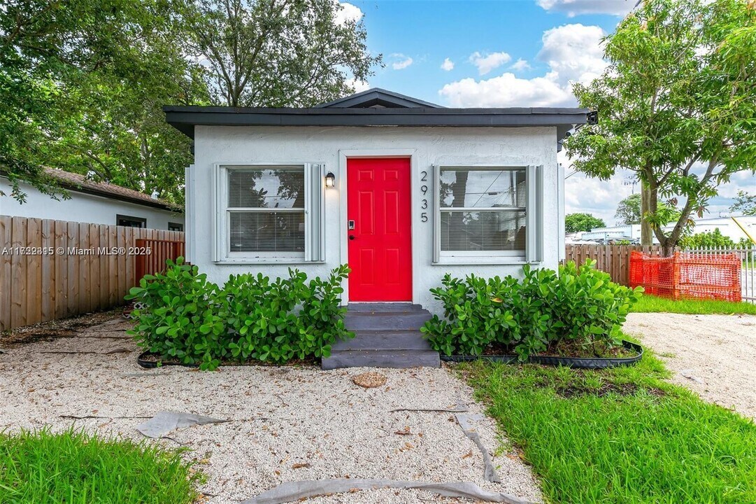 2935 NW 14th Ave-Unit -A in Miami, FL - Building Photo