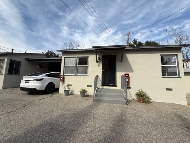 property at 2830 Montrose Ave