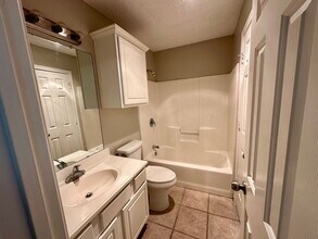 615 N Elkhart Ave in Lubbock, TX - Building Photo - Building Photo