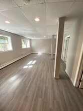 209 Salem St, Unit Left Side in Port Ewen, NY - Building Photo - Building Photo