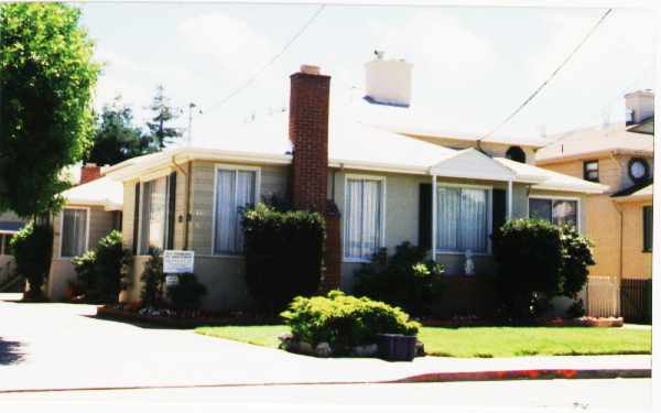 105 Hobart Ave in San Mateo, CA - Foto de edificio