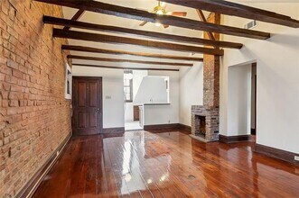 622 Dauphine St in New Orleans, LA - Foto de edificio - Building Photo