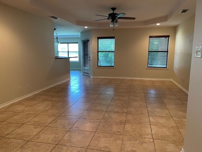 3110 Conde Dr in Laredo, TX - Building Photo - Building Photo