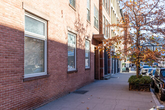 Beekman Landing in New York, NY - Building Photo - Building Photo