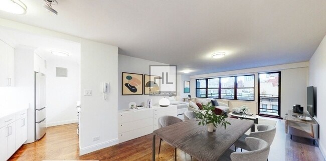 East 82nd Street in New York, NY - Building Photo - Building Photo
