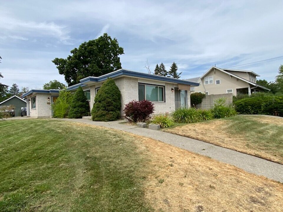 4119-4119 N Howard St in Spokane, WA - Building Photo