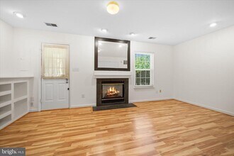 14460 Cider House Ln in Centreville, VA - Building Photo - Building Photo