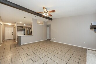 7320 Ridge Rd W in Fort Worth, TX - Foto de edificio - Building Photo