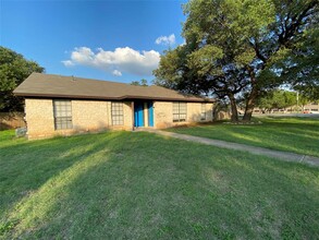 100 Norwood Dr in Georgetown, TX - Building Photo - Building Photo