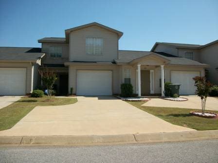 property at 104 Creek Ln