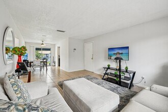 Roselea Apartments in Sanford, FL - Foto de edificio - Building Photo
