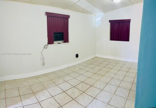 7081 Liberty St in Hollywood, FL - Building Photo - Building Photo