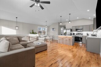 6 Bidwell Terrace in Middletown, CT - Building Photo - Building Photo