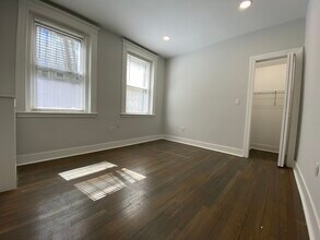 107 Park Dr in Boston, MA - Foto de edificio - Building Photo