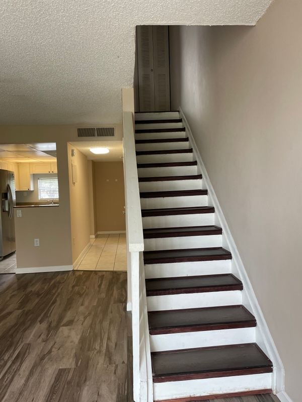 107 Caldwell Dr in Brandon, FL - Building Photo - Building Photo