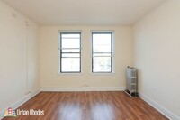 3335 W Diversey Ave, Unit M08B in Chicago, IL - Foto de edificio - Building Photo