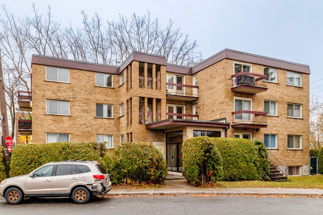 7495 De Chester Av in Montréal, QC - Building Photo - Building Photo