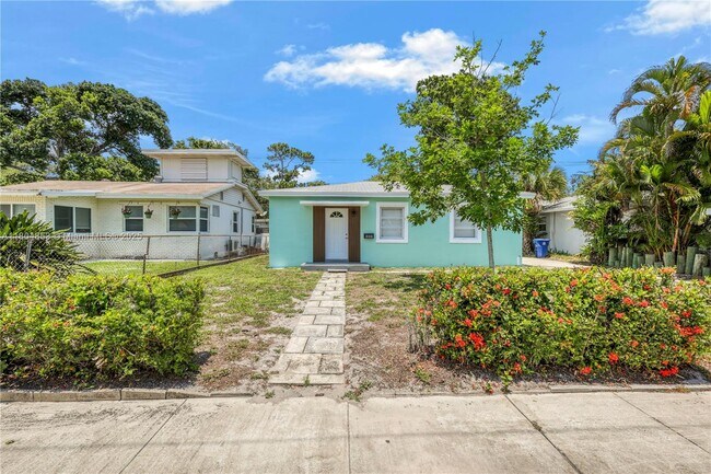 property at 809 SW 17th St