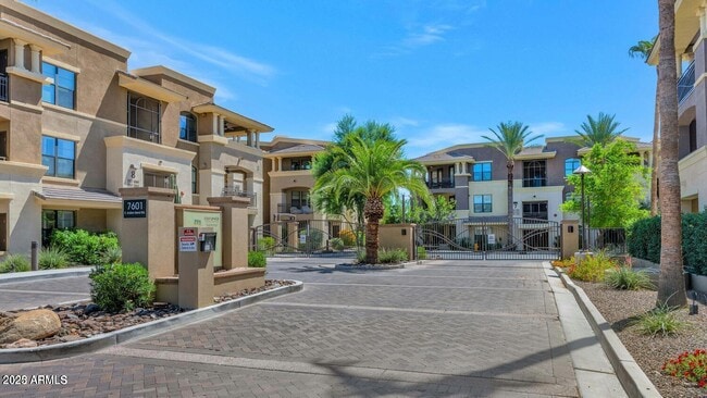 7601 E Indian Bend Rd in Scottsdale, AZ - Building Photo - Building Photo