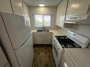 805-807 S Vulcan Ave in Encinitas, CA - Building Photo - Building Photo