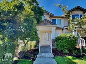 15390 SW Mallard Dr in Beaverton, OR - Building Photo