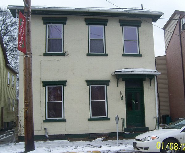 217 S Jefferson St in Kittanning, PA - Foto de edificio