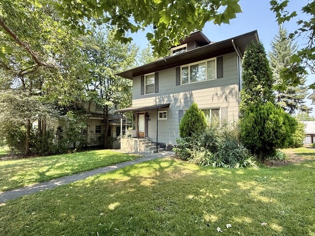 property at 1724 W 8th Ave