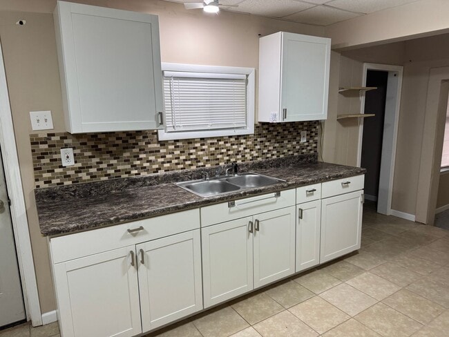 2102-2104 Messanie St in St. Joseph, MO - Building Photo - Building Photo