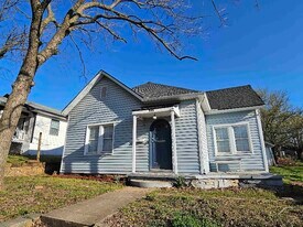 315 W 9th Ave in Bristow, OK - Building Photo