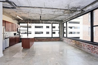 Clemens Building in Des Moines, IA - Foto de edificio - Interior Photo