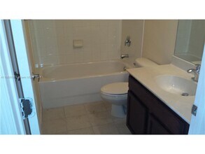 21205 NW 14th Pl in Miami Gardens, FL - Building Photo - Building Photo